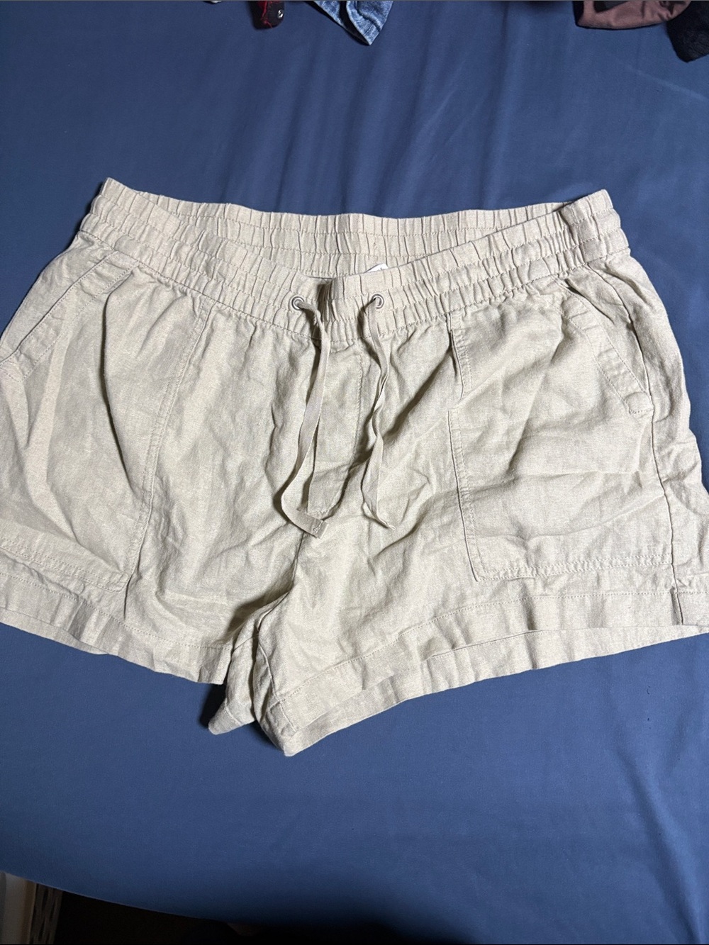 GAP Women's Drawstring Linen-Blend Cream Athletic Shorts